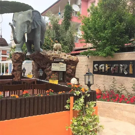 Beautiful 4 Bed Duplex In Small Private Community In Centre * Side