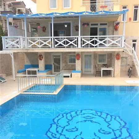 Beautiful 4 Bed Duplex In Small Private Community In Centre Apartman